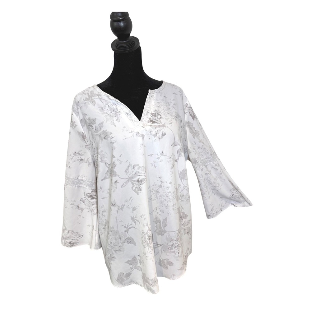 Chico's White Gray Floral Split Neck Bell Sleeve Blouse Size‎ 1 Medium Casual